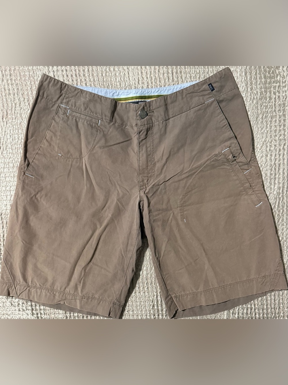 REI Co-op Women’s Hiking Trail Shorts Size 8 Stone Khaki Cotton Nylon 9” Inseam